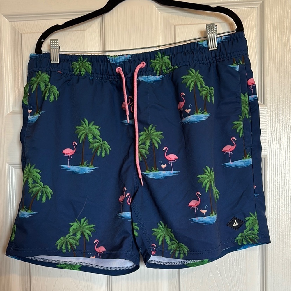 Sperry men’s blue tropical flamingo 5” inseam swim trunks size XL
